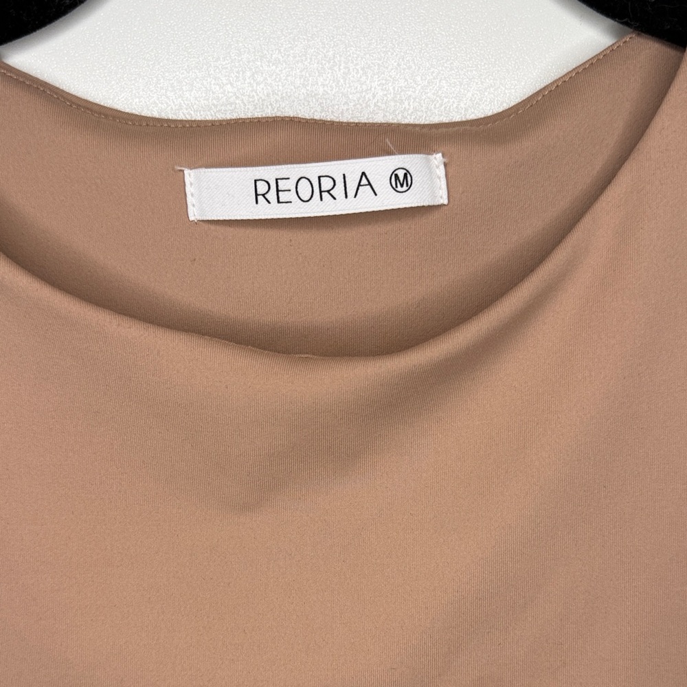 ReoRia Sleeveless Crop Tank Top - Beige Tan - Picture 2 of 3